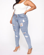 Load image into Gallery viewer, Booty Lifting Jeans
