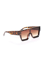 Load image into Gallery viewer, Making A Move Sunglasses - Tortoise

